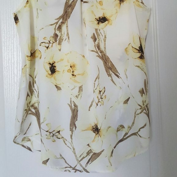 Dynamite Collar Top - Picture 12 of 13